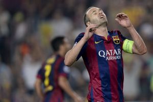 برشلونة يؤكد إصابة انييستا في ربلة الساق