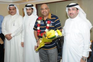 شاهد الصور...  وصول النادي الاهلي من تونس ابطال العرب لكرة اليد