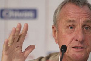 يوهان كرويف: يؤلمني كثيراً رؤية برشلونة هكذا