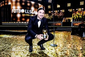 إبراهيموفيتش يحرز الكرة الذهبية السويدية للمرة التاسعة