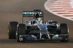 هاميلتون يتفوق في أبو ظبي ويتوج بلقب بطولة العالم لفورمولا-1 للمرة الثانية