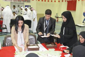 إقبال تراوح بين الكثيف والمتوسط طوال اليوم الانتخابي في «خامسة المحرق»