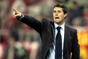 إقالة الاسباني لوبيز كارو من تدريب السعودية بعد الإخفاق الخليجي