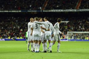 ريال يعادل رقم برشلونة وحامل اللقب مؤقتا إلى الوصافة