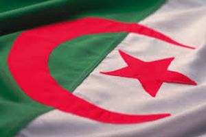 متظاهرون يضرمون النار في مقر بلدية جنوب الجزائر