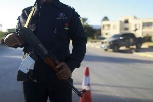 اشتباكات بين اطراف الصراع بليبيا بشأن ميناءين نفطيين ومعبر قرب تونس