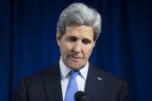 كيري يصف صور الهجوم على مدرسة في باكستان بالمفجعة
