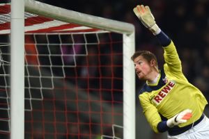 كولون يجدد عقد حارسه هورن إلى 2019