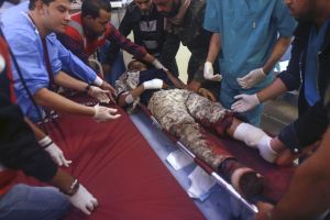 16 قتيلا و 60 جريحا في مواجهات بين القوات الحكومية ومسلحين إسلاميين شرق ليبيا