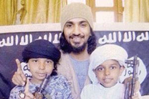 «داعشيات» تزوجن من سعوديين قتلوا في سورية يبحثن عن أهالي أطفالهن