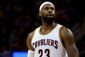 ليبرون جيمس يتصدر التصويت لمباراة كل النجوم