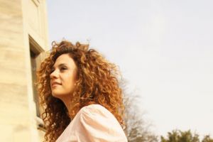 مهرجان الشارقة للموسيقى يستضيف المغنيتين لينا شماميان وأميمة الخليل