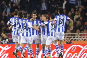 برشلونة يرفض هدية فالنسيا ويهدر فرصة الصدارة بهدف لسوسييداد من نيران صديقة