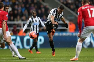 نيوكاسل ينهي عقد الفرنسي بن عرفة