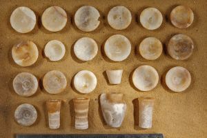 اكتشاف لوحة صخرية تسجل طبيعة العمل في ورش الأحجار في المعابد الفرعونية