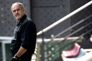 برشلونة يقيل زوبيزاريتا مدير كرة القدم بالنادي