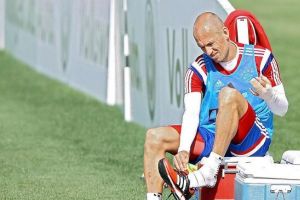 روبن لاعب بايرن يقول إن تمساحا عض أصابعه في قطر