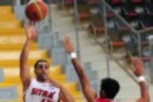 شاهد الصور...فوز مدينة عيسى على سترة في دوري 'السلة'