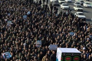 إيران تشيع جنرالها الذي قتل في غارة إسرائيلية في سوريا وتحذر إسرائيلية