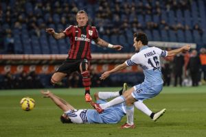 كأس ايطاليا: لاتسيو يقصي ميلان ويهدد رأس اينزاغي