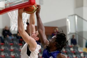 النجمة يفوز على مدينة عيسى في دوري زين البحرين لكرة السلة