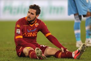 استقبال حار لديسترو لدى انضمامه إلى ميلانو