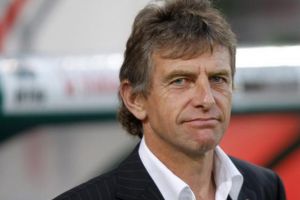 مدرب الجزائر: اشعر بخيبة الأمل والحسرة