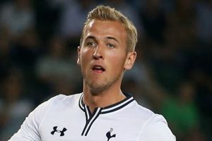 توتنهام يمدد تعاقده مع المهاجم هاري كين حتى عام 2020