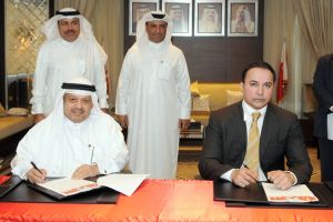 الجودر ينوه خلال التوقيع على اتفاقية استثمار نادي البحرين بالمزايا التي توفرها الأندية للمستثمرين