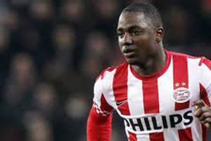 إلغاء بطاقة حمراء لفيلمز لاعب أيندهوفن بعد اعتراف الحكم بالخطأ