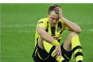الإصابة تبعد جروسكرويتس عن صفوف دورتموند ستة أسابيع