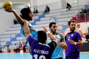 شاهد الصور...الشباب يظفر بنقاط الاتحاد ويؤكد التأهل لسداسية الكباربدوري اليد