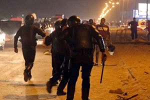 مقتل 22 في اشتباكات بين الأمن المصري ومشجعين للزمالك‭ ‬ وتأجيل الدوري