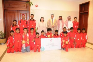 وزير 'التربية' يستقبل الفريق الفائز بالمركز الثالث ببطولة جيم لكرة القدم