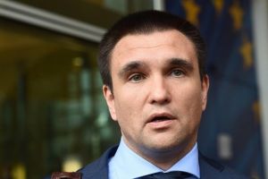 وزير الخارجية الأوكراني يتهم الانفصاليين بانتهاك الهدنة في منطقة الأزمة