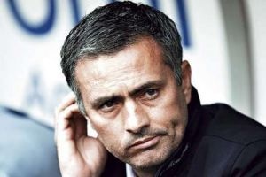 مورينيو لم يحسم اختياره لحراسة المرمى قبل مواجهة سان جيرمان