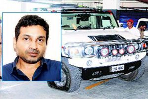 مليونير هندي يقتل حارساً لأنه فتح البوابة ببطء