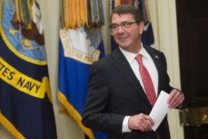 وزير الدفاع الأميركي الجديد يتسلم مهامه