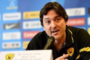 مدرب القادسية الكويتي معجب بجمهور أهلي جدة رغم الخسارة