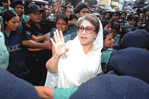 مذكرة توقيف ضد زعيمة المعارضة في بنغلادش خالدة ضياء