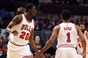 روز لاعب بولز يخضع لجراحة في الركبة