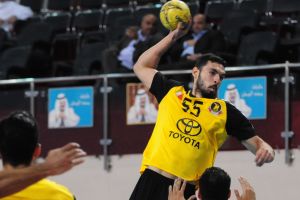 الأهلي يتجاوز الدير ويتأهل لمربع دوري كبار اليد