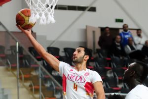 شاهد الصور...النجمة يجرد المحرق من اللقب ويتأهل لمربع السلة