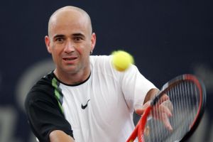 أجاسي: سأكون سعيدا لو تفوقت سيرينا على شتيفي