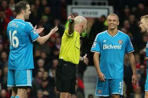 الحكم ينفي طرد المدافع الخطأ لسندرلاند