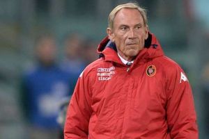 كالياري يقيل زولا ويعيد زيمان