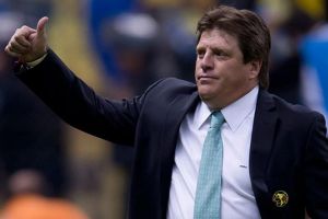 هيريرا مدرب المكسيك يستدعي 12 محترفا من أجل وديتي الإكوادور وباراجواي