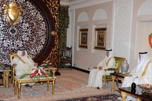 العاهل يعرب عن تهانيه للشيخ سلمان على الثقة التي أولته إياها الجمعية العمومية للاتحاد الآسيوي