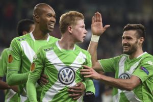 فولفسبورج يهزم إنتر ميلان بثلاثية ويقترب من دور الثمانية الأوروبي