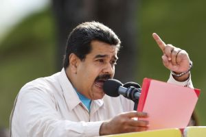 رئيس فنزويلا يتحدى أوباما ويقول انه قد يذهب إليه في عقر داره